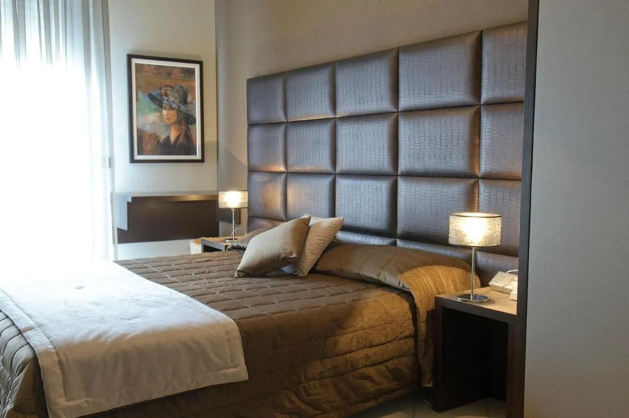 Hotel Delizia Milano Marittima 4*,